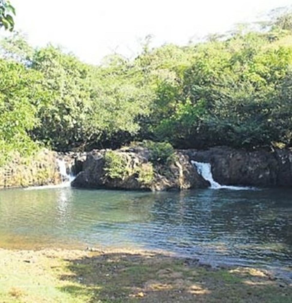 Menor de 3 años se les escapa a sus familiares y llega hasta balneario