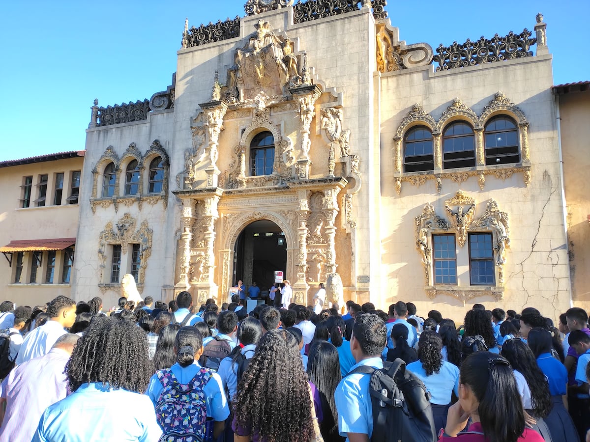 Santiago recuerda a los héroes del 9 de enero