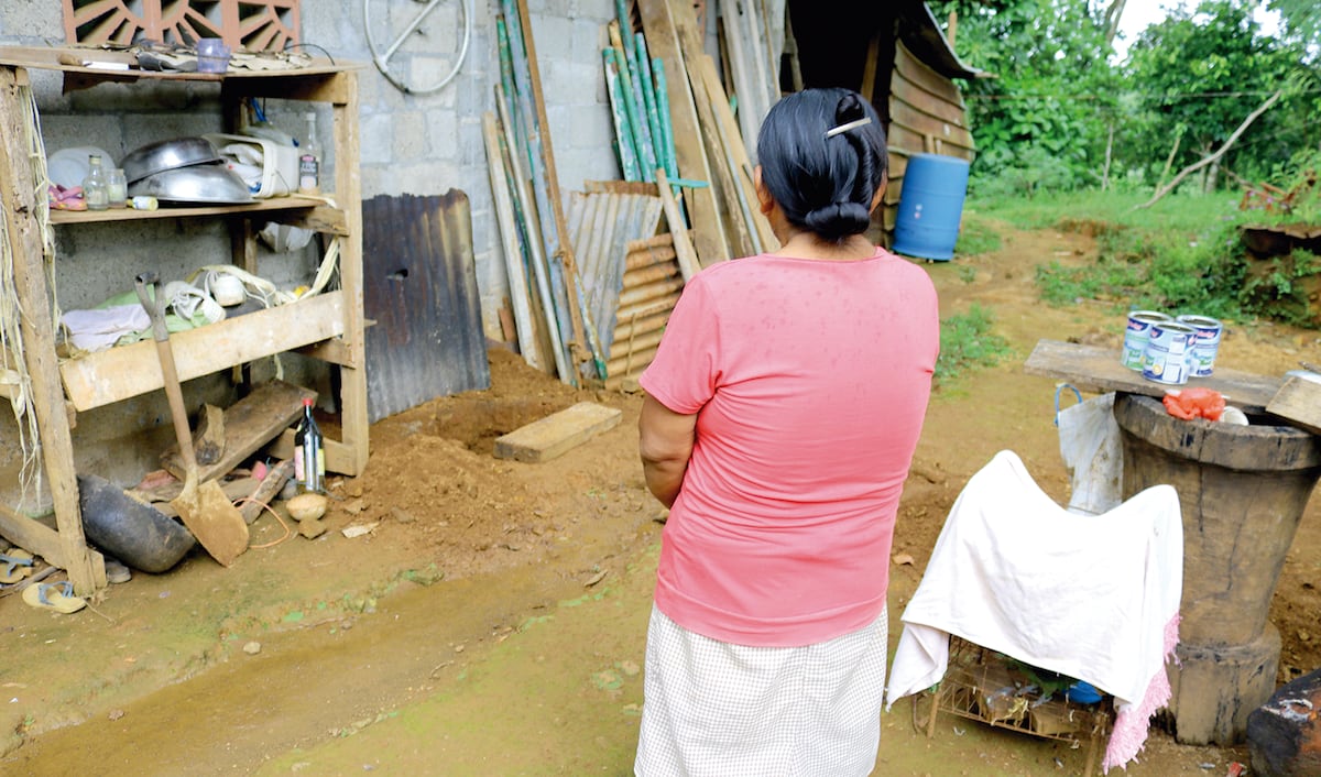Joven de 20 años entierra feto en la parte trasera de su casa en Veraguas