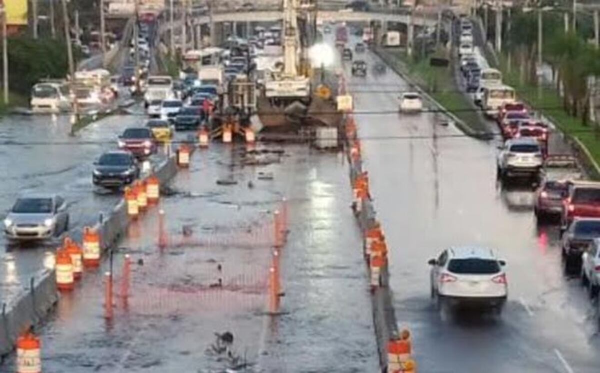 Rotura de tubería causa estragos en la vía Transístmica