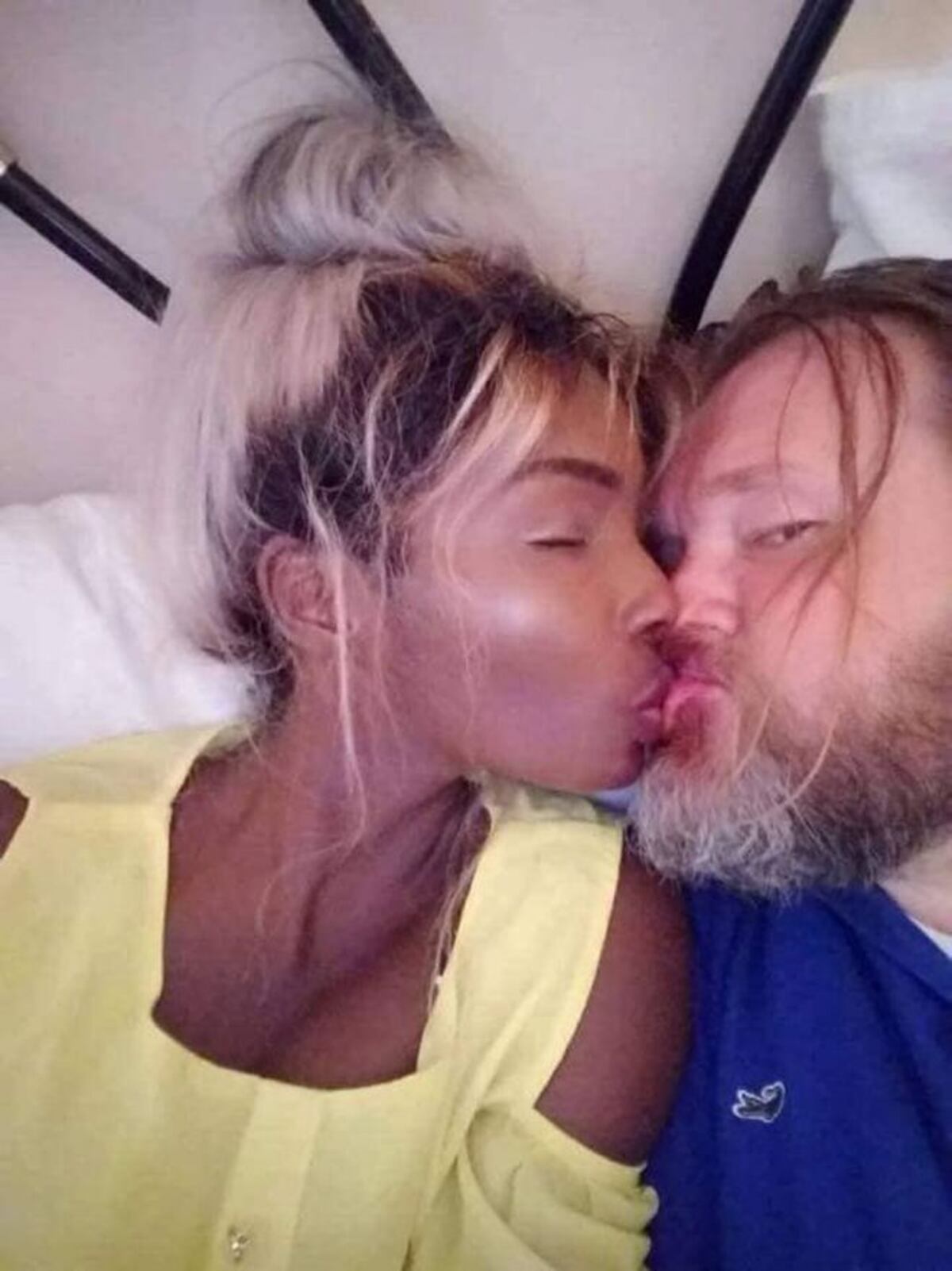 ¡Ay, por Dios! Miss Zambia le roba a su amante.Ya no irá al Miss Universo