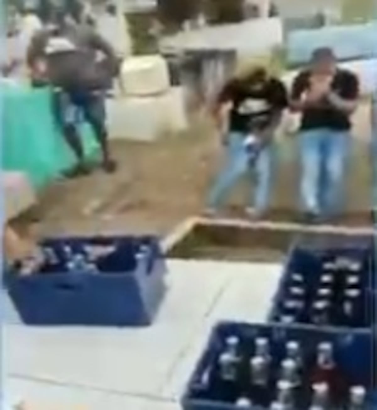 Celebran en sepelio con música y cerveza en pleno cementerio en Arraiján. Circula video. Alcalde reacciona