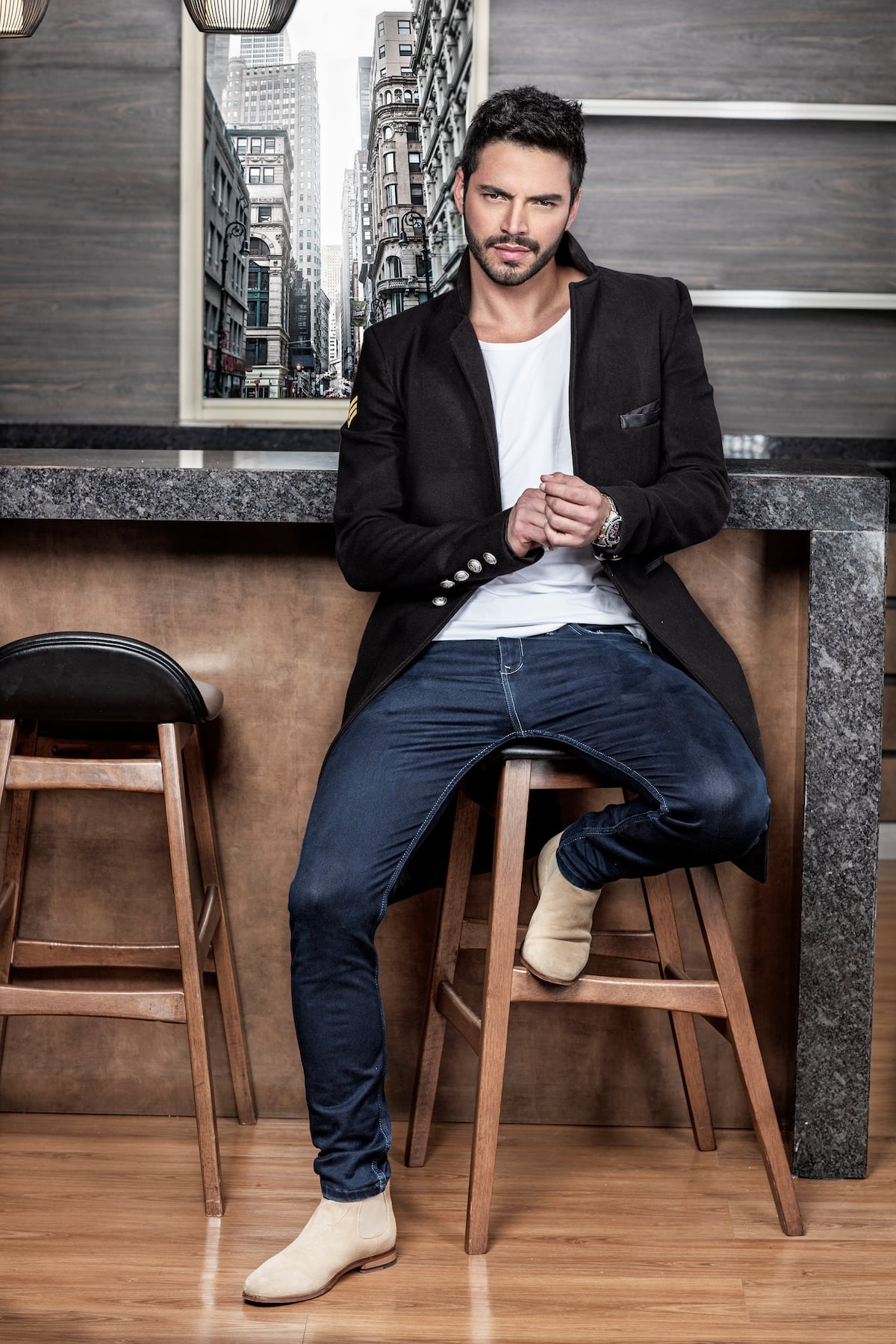 Ay, doctor. Sebastián Carvajal de la novela  ‘Enfermeras’ está soltero y sin compromiso +Video