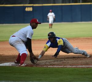 Federales enlazan a los Toros en el regreso de Probeis al Rod Carew