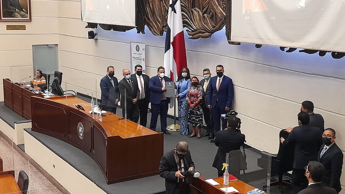 Pleno aprobó en tercer debate proyecto que autoriza las pruebas caseras para la covid-19