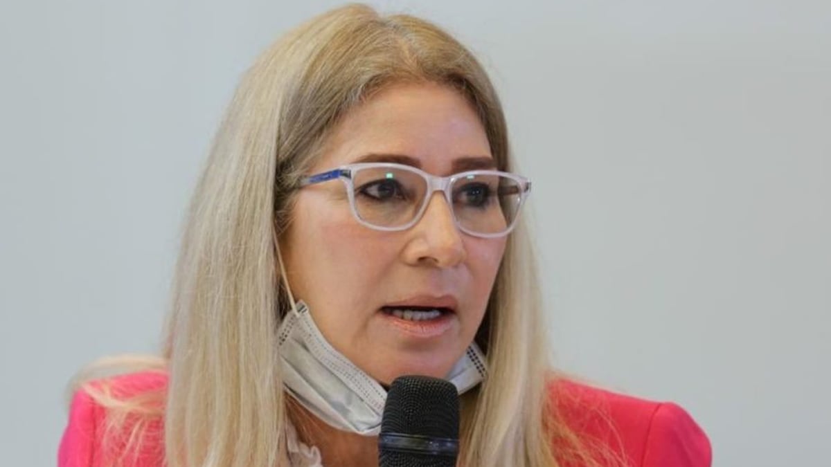 Primera Dama se le salió la chapa y pasa acto bochornoso