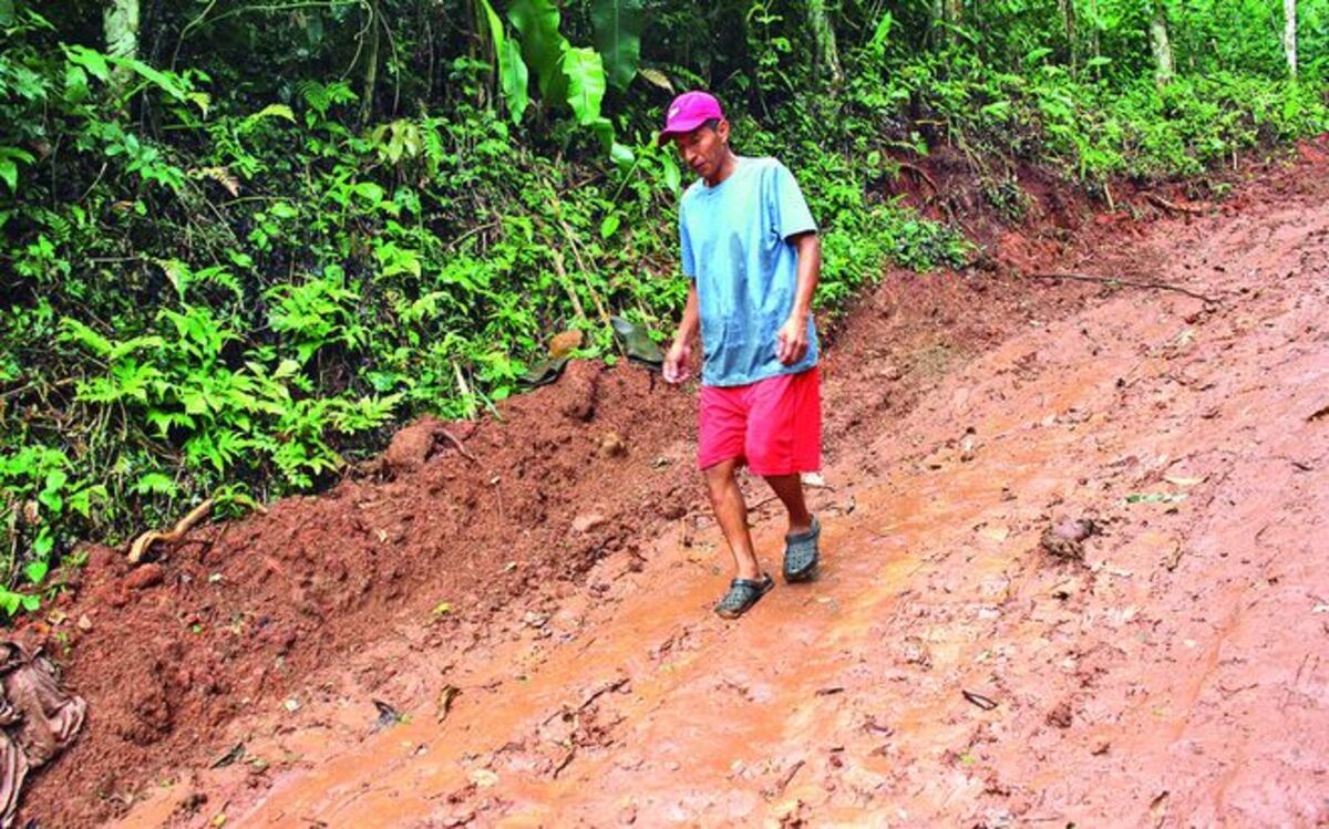 ¡NO AGUANTAN MÁS! En Aguacate Arriba de Capira piden al MOP mejorar sus caminos