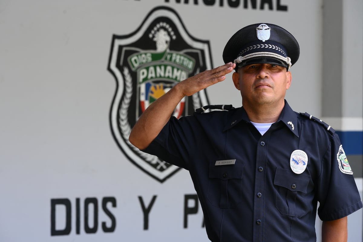 Ellos también sienten: el Día del Policía más humano y sin coraza