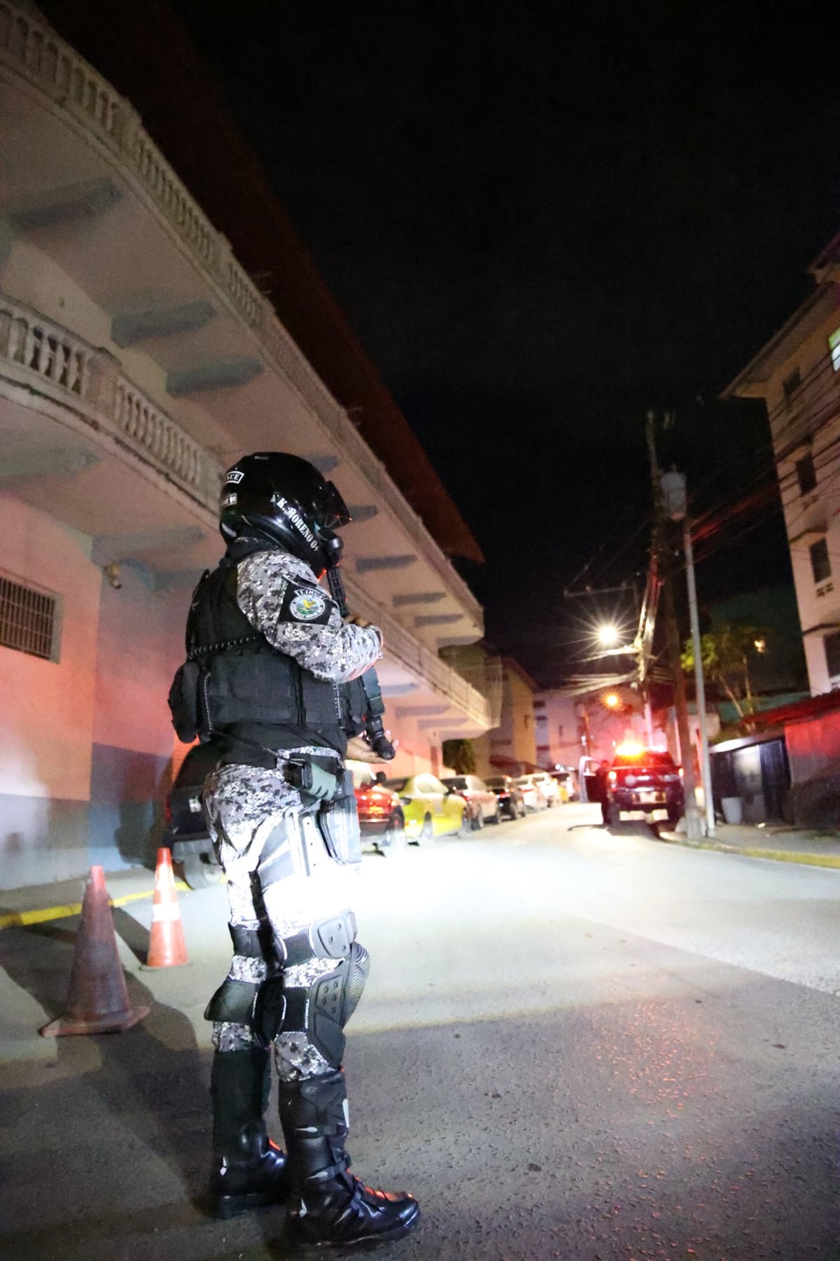 Sin piedad, al estilo Bukele. No respetaron el horario y caen en barrida nocturna en San Miguelito: 38 aprehendidos y dos menores retenidos 