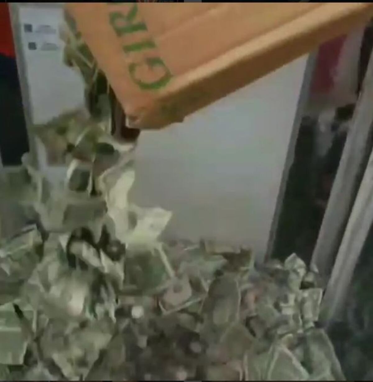 Casís y su alcancía terminan recolecta para operar a niños.Este fue el resultado