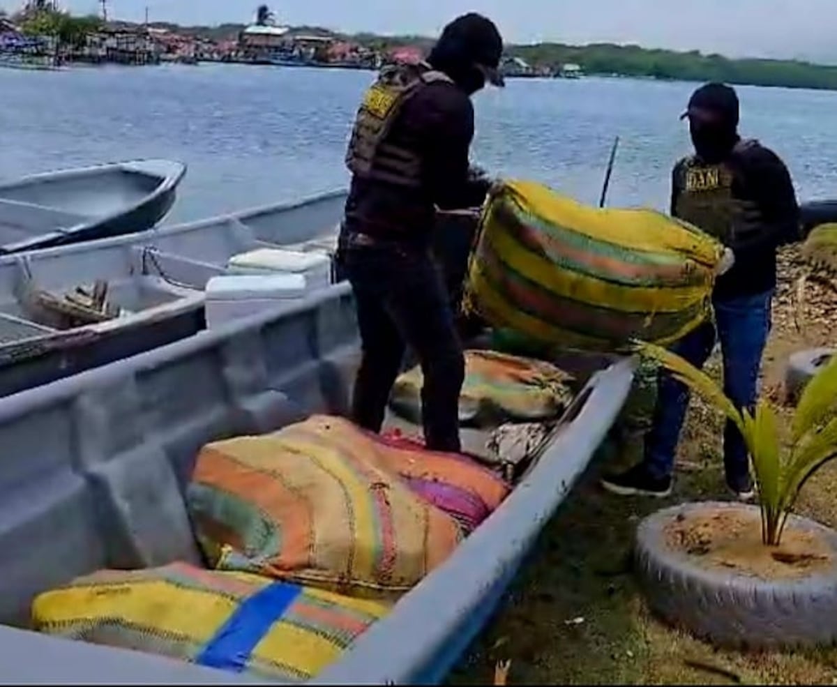 Narcotráfico recibe otro revés: incautan más de 100 paquetes en isla Mosquito +VIDEO