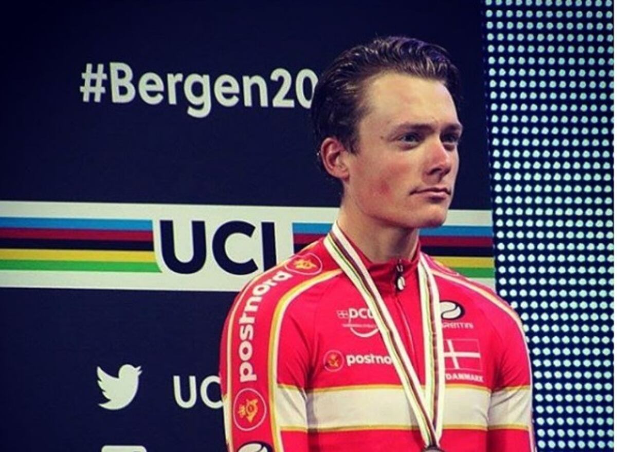 Ciclista se salva de morir tras chocar contra camión