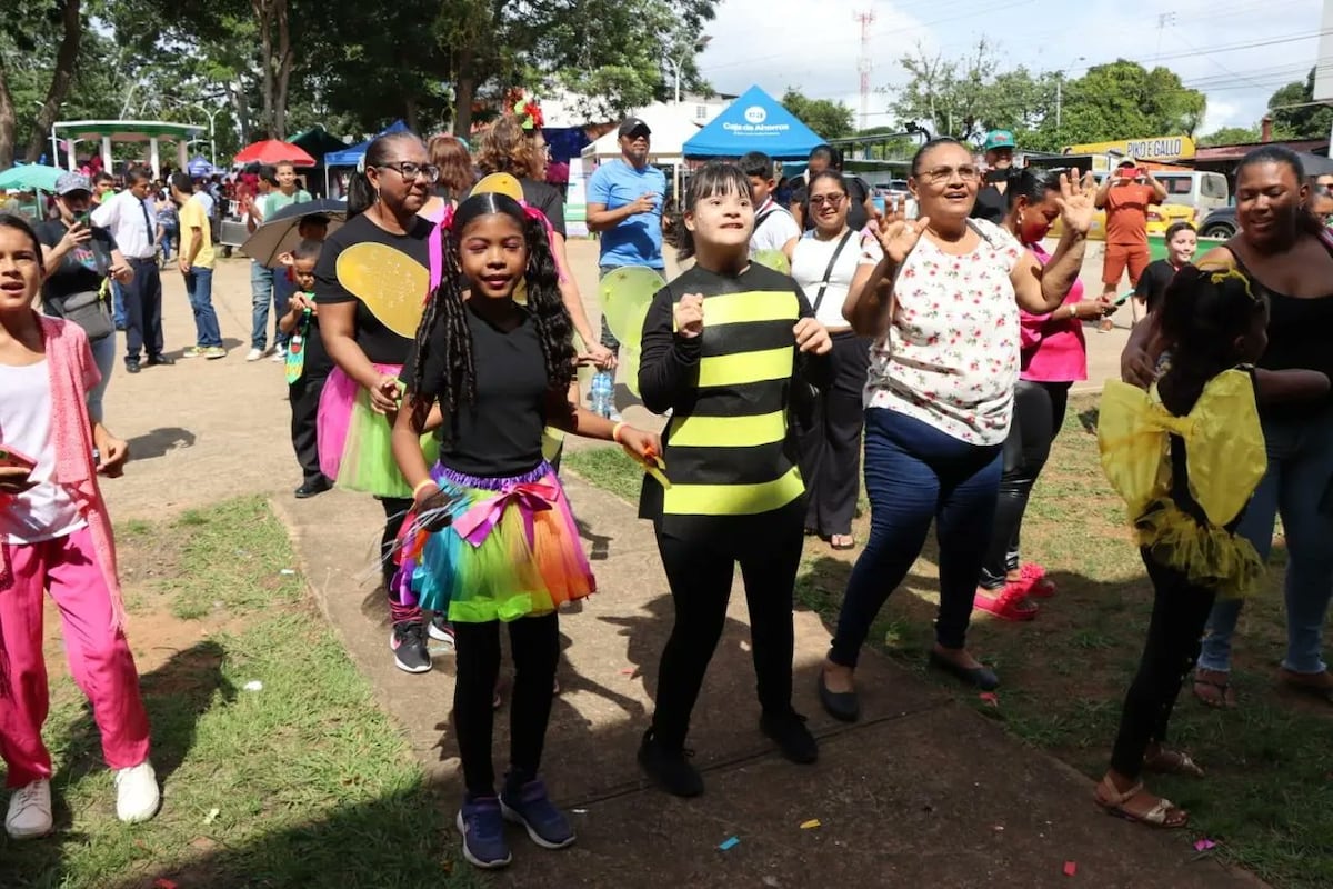 Decenas de estudiantes brillan en la Feria Inclusiva del IPHE en Panamá Oeste