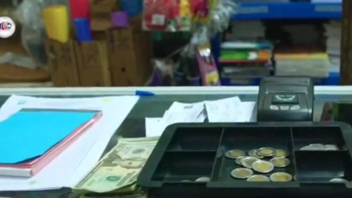 Los sorprendieron. Le caen a minisúper que vendía chances clandestino