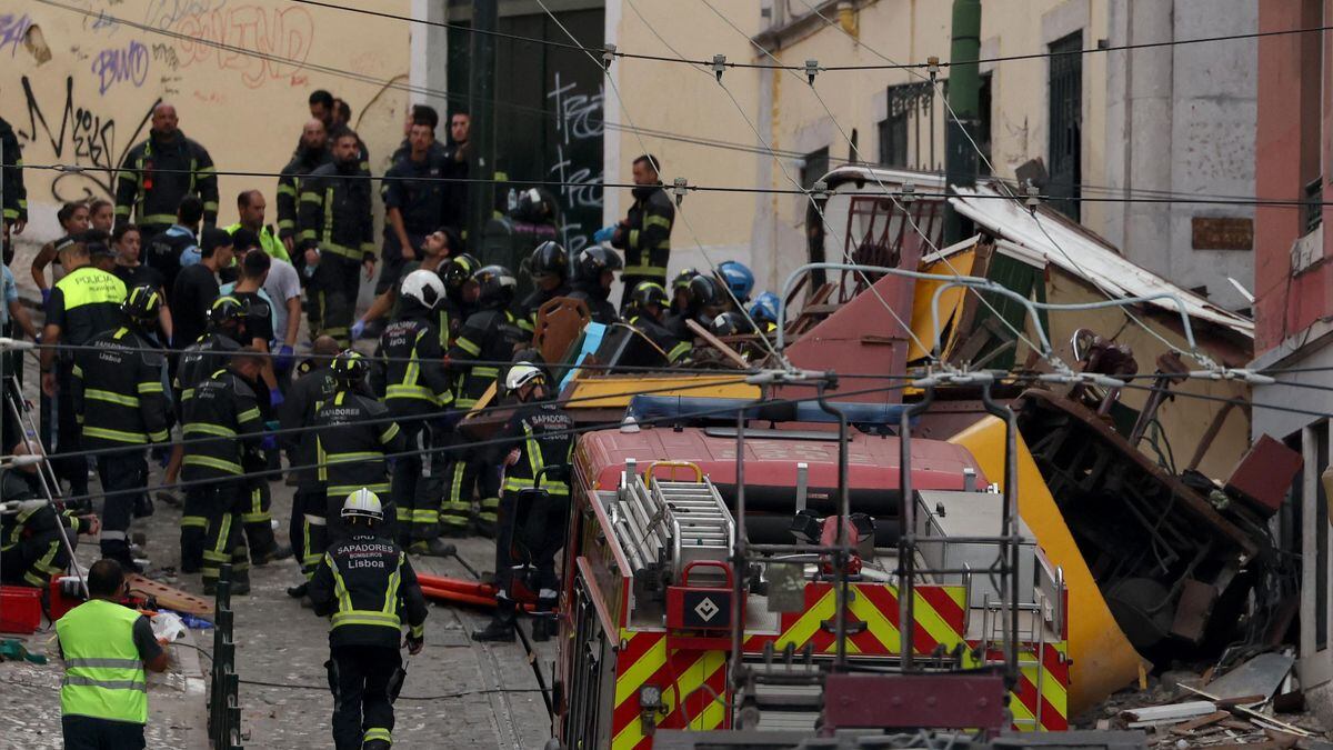 Tragedia en Lisboa: 15 muertos y 18 heridos tras descarrilar un tranvía turístico