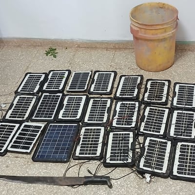 Autoridades descubren 23 paneles solares en operativo dentro de la cárcel de Chitré