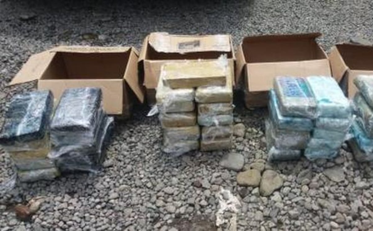 En Bugaba decomisan en un auto 41 kilos de presunta sustancia ilícitas