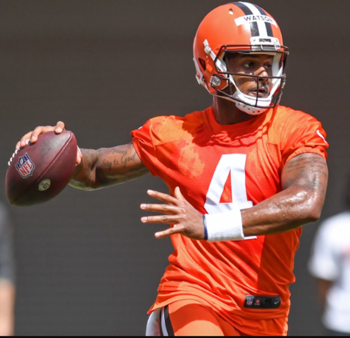 Pagará un billetón en acuerdos por pasarse de liso con 20 mujeres