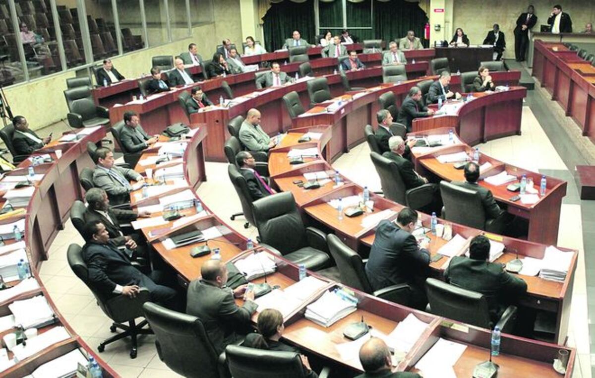 Diputados se meten con telefónicas