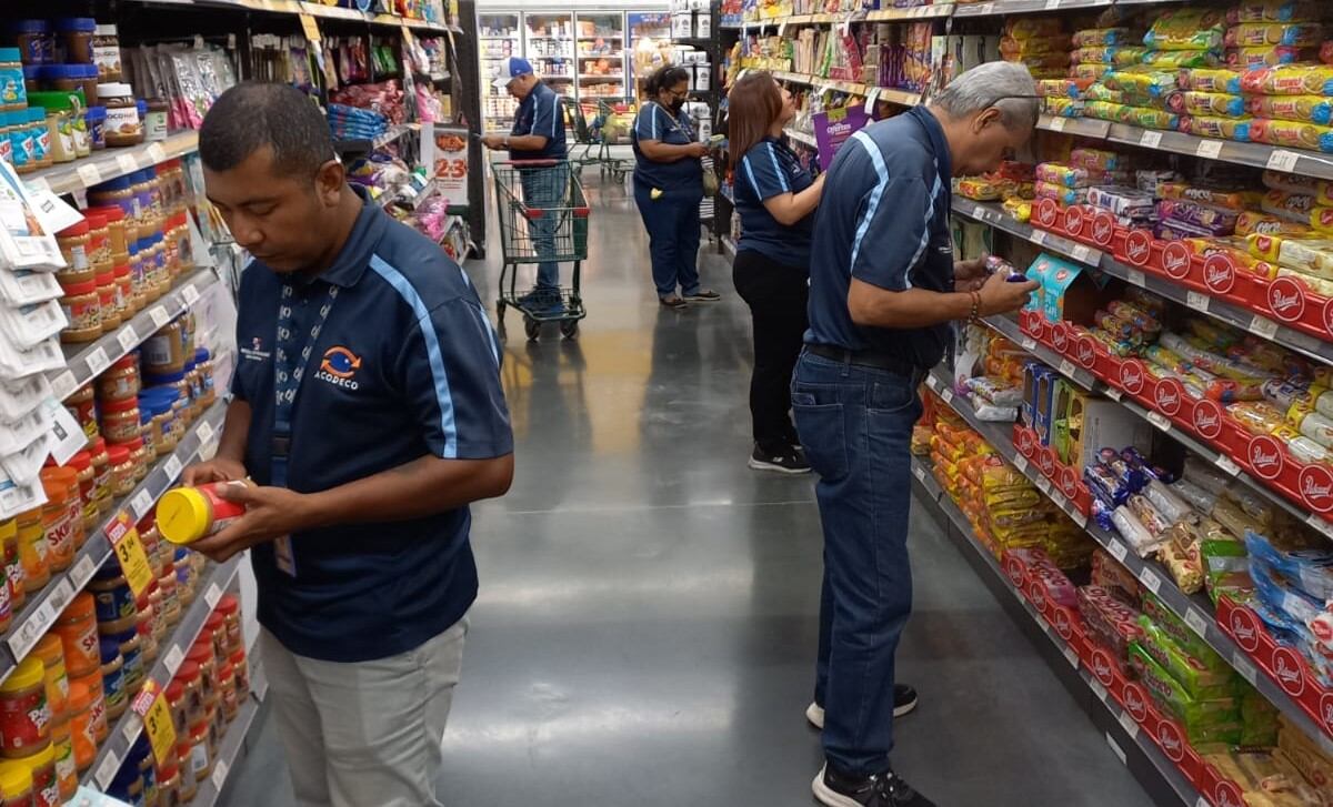 Se intensifican los operativos ante proliferación de productos vencidos en comercios