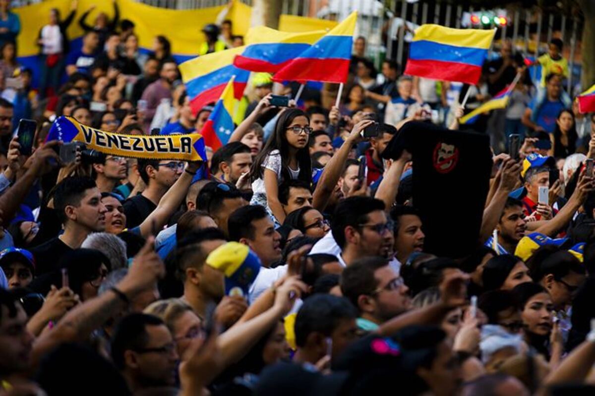 Se calientan las cosas en Venezuela tras detención de jefe de despacho de Guaidó