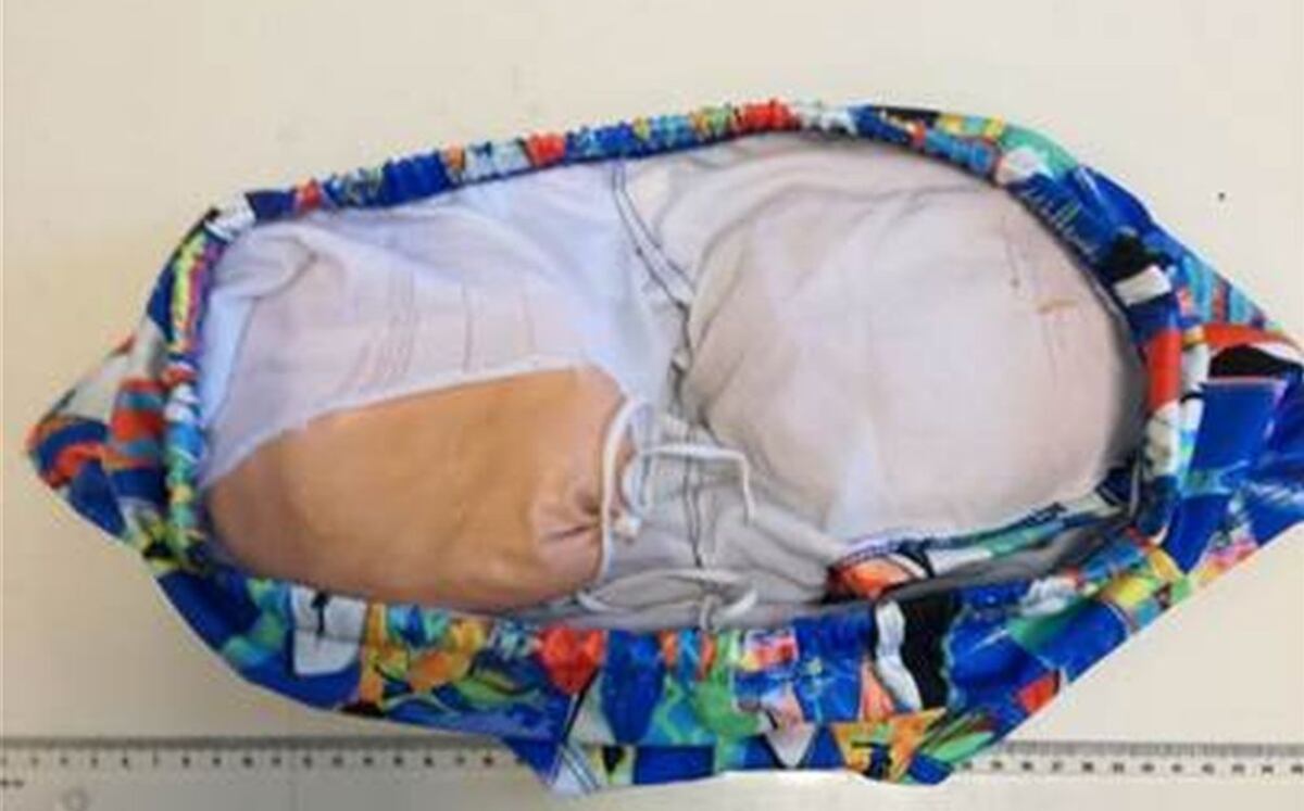 FOTOS | Brasileño viaja a Portugal con falsas nalgas llenas de cocaína