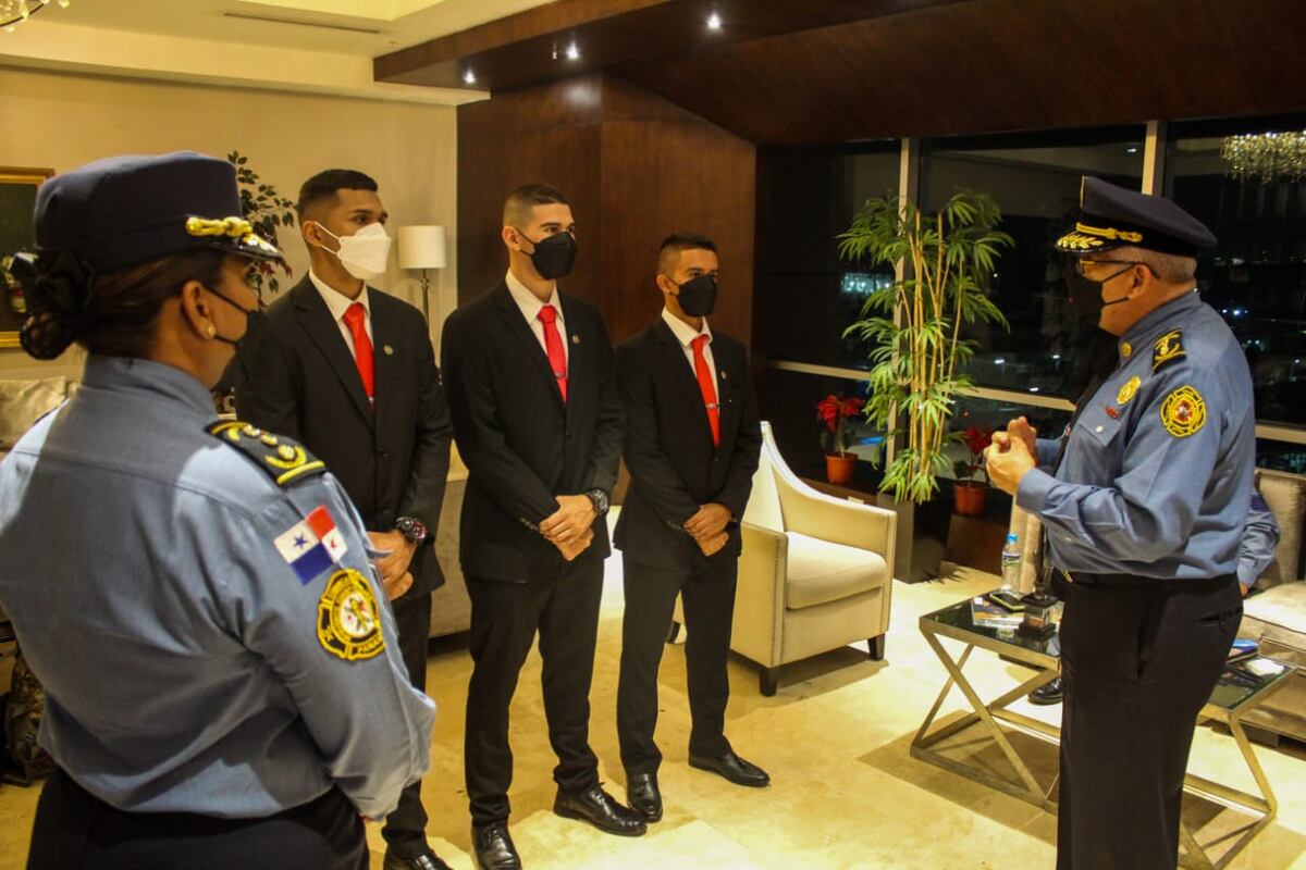 Becan a bomberos para estudiar en Argentina