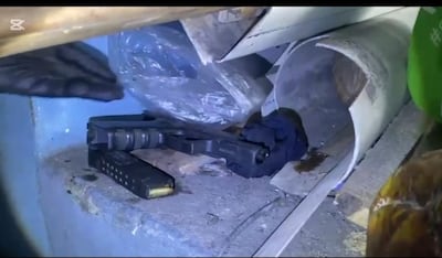 Arma robada a policía en plena comparsa aparece en El Bambú, Colón