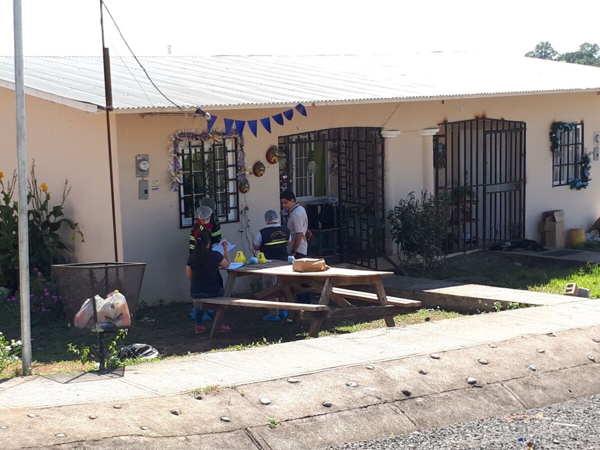 OTRO ASESINATO EN NAVIDAD.Sujeto dispara contra personas que estaban en una mesa