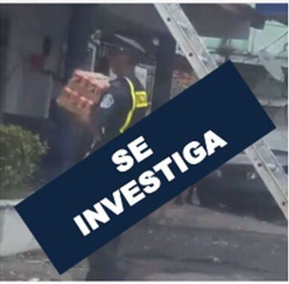 SE INVESTIGA. Pillan a policía con cerveza en mano y en uniforme (VIDEO)