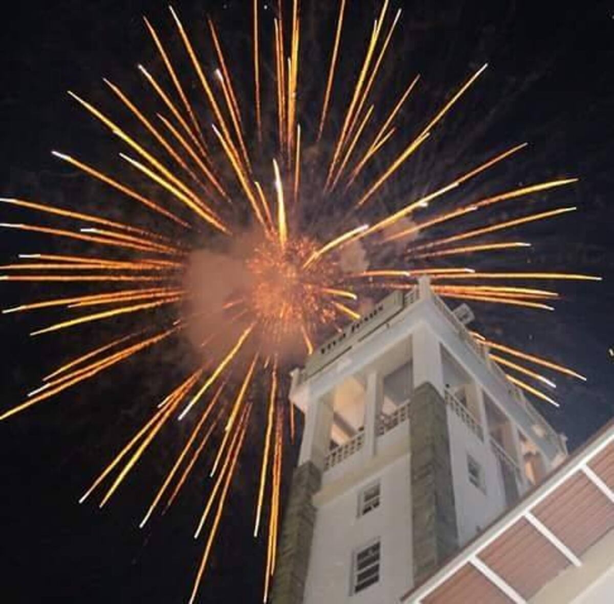 ¡Uy! Católicos y evangélicos se enfrentan en procesión