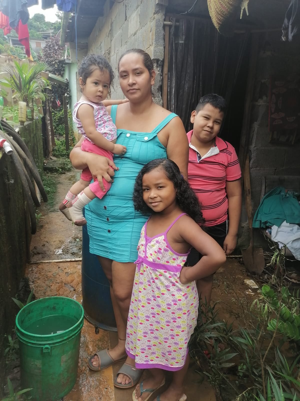 Luchadora. Ser madre soltera de 3 niños, sin vivienda propia y desempleada es uno de los desafíos que afronta esta madre en Arraiján
