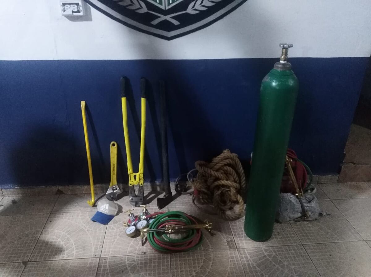 Habían amordazado al seguridad, pero la Policía frustró el robo. Todo ocurrió en La Siesta