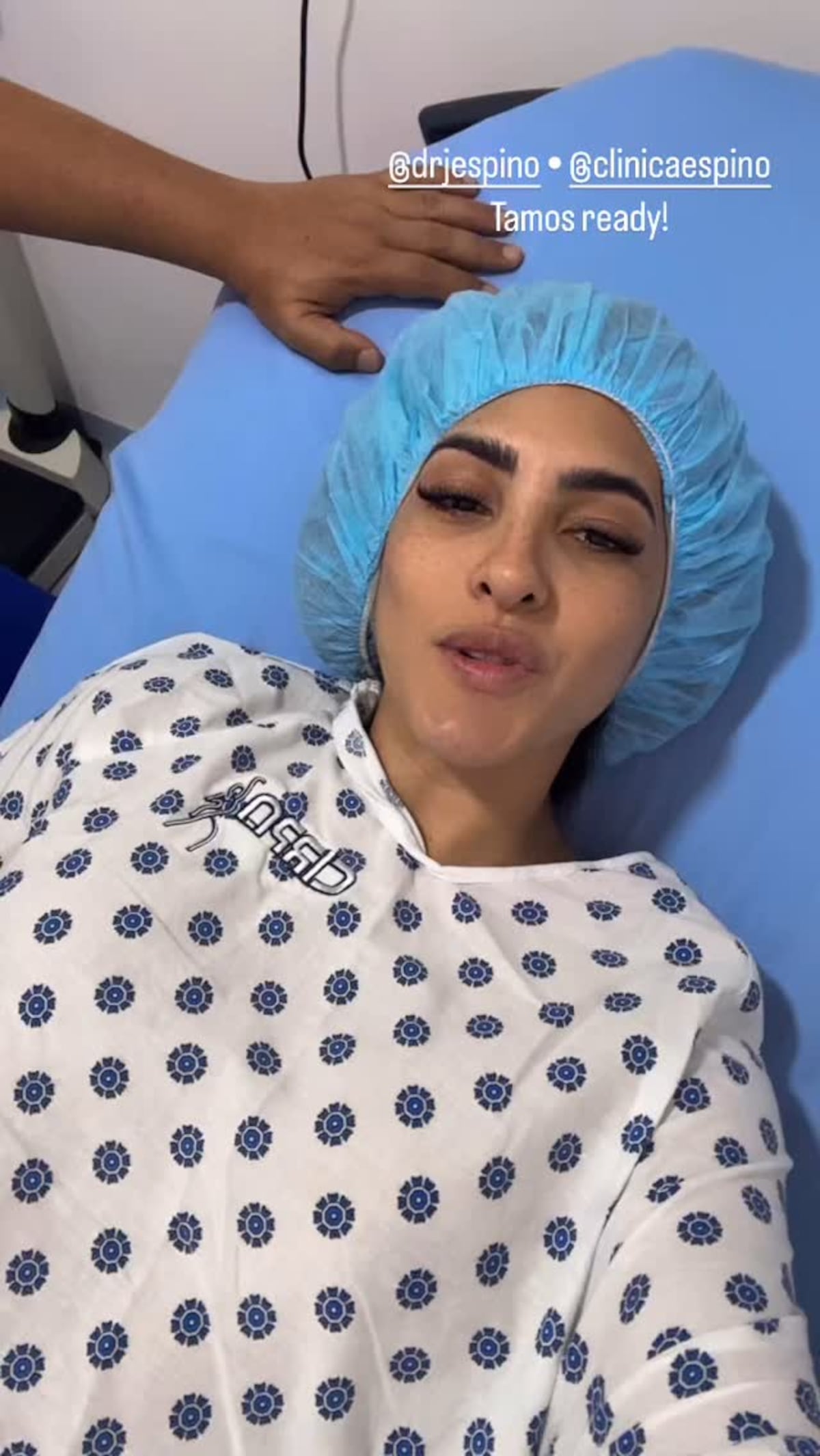 Viene la cinturita. Jacky Guzmán se muestra nerviosa antes de sus retoques estéticos y médicos tras su embarazo