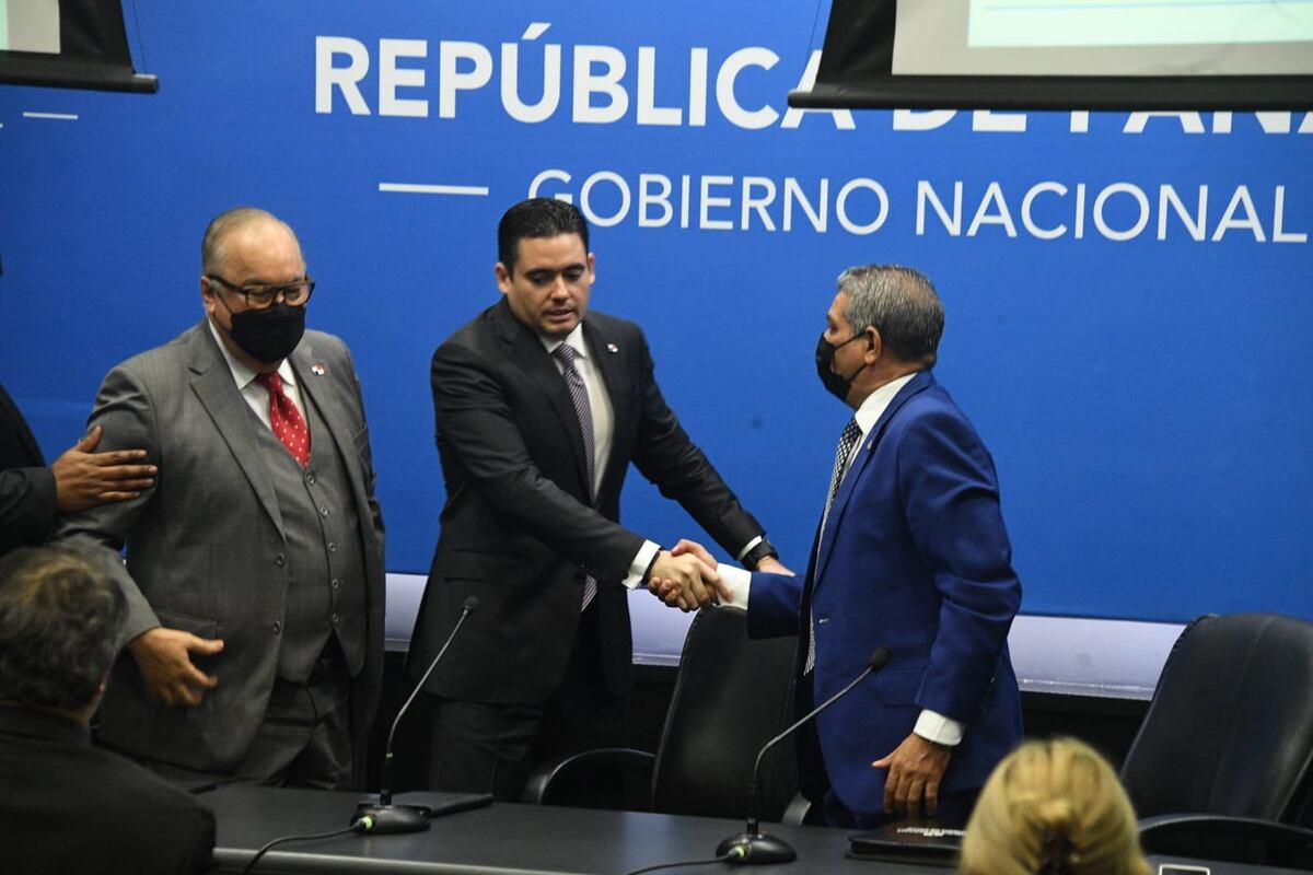 Aprueban compra internacional de medicamentos e incluirán a no asegurados al programa de compras e comercios, MedicSol