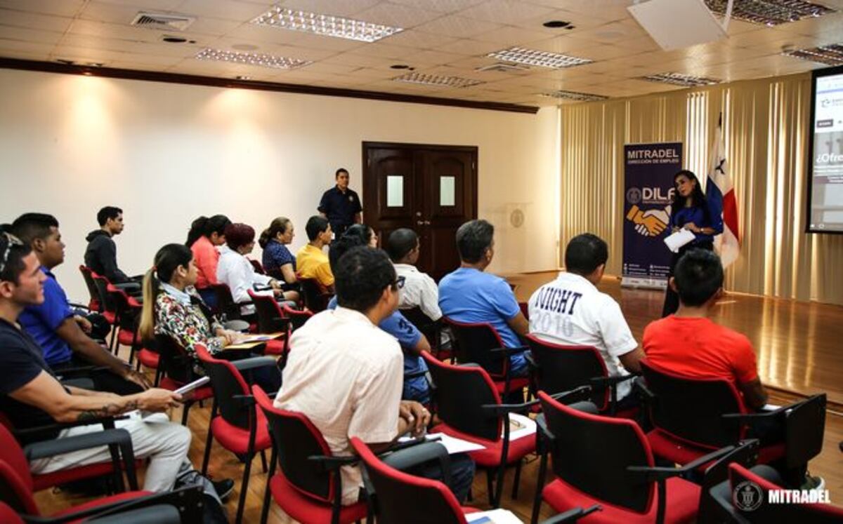 OPORTUNIDADES. La jornada de capacitación del Mitradel para buscadores de empleo