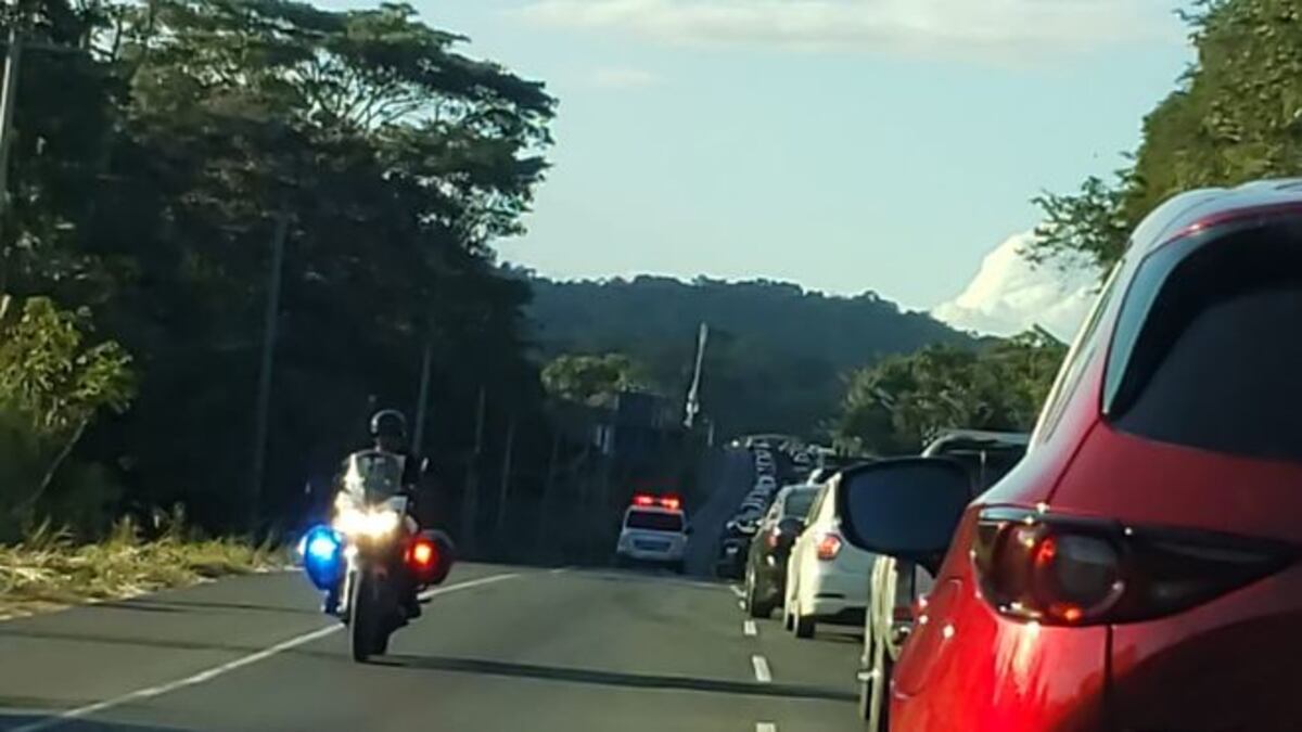 Atropella a subteniente y se da a la fuga en un Audi.Video