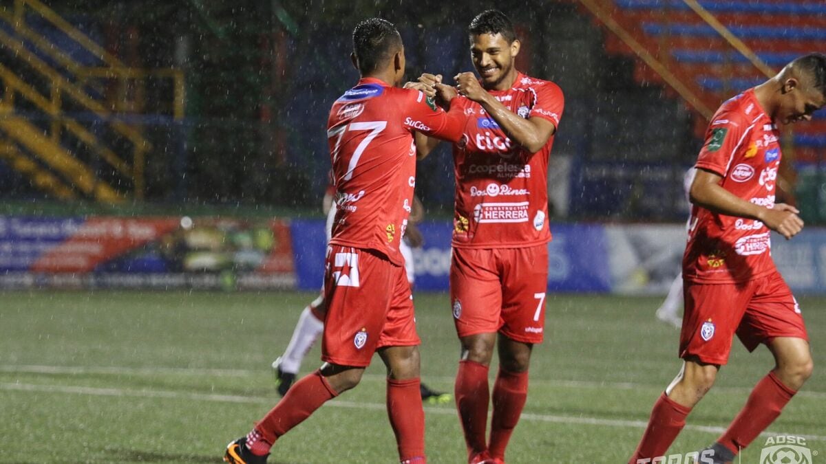 Jorman Aguilar se va al fútbol de Corea del Sur y hace historia en el San Carlos