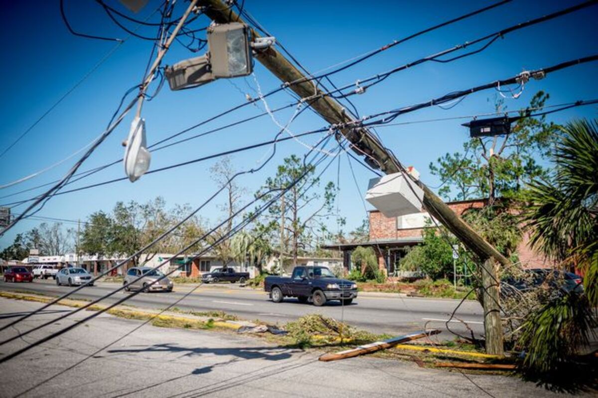 El huracán Michael deja por el momento dos muertos a su paso por Florida