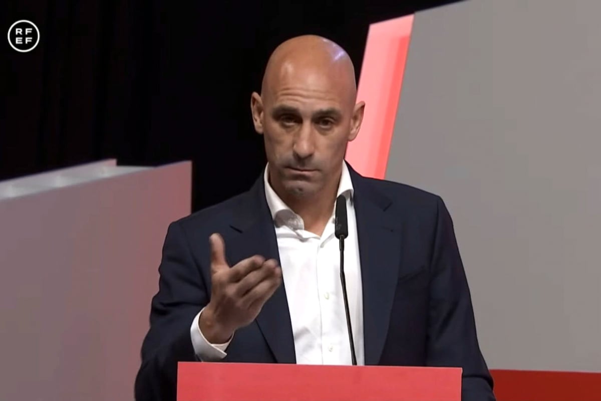 La FIFA suspende con carácter provisional a Luis Rubiales