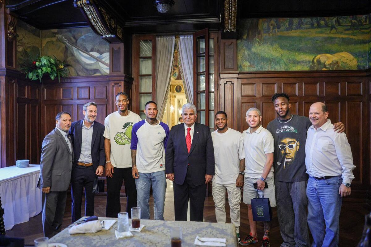 Mulino recibe a Christiansen y a los jugadores de Panamá tras la histórica clasificación al Mundial 2026