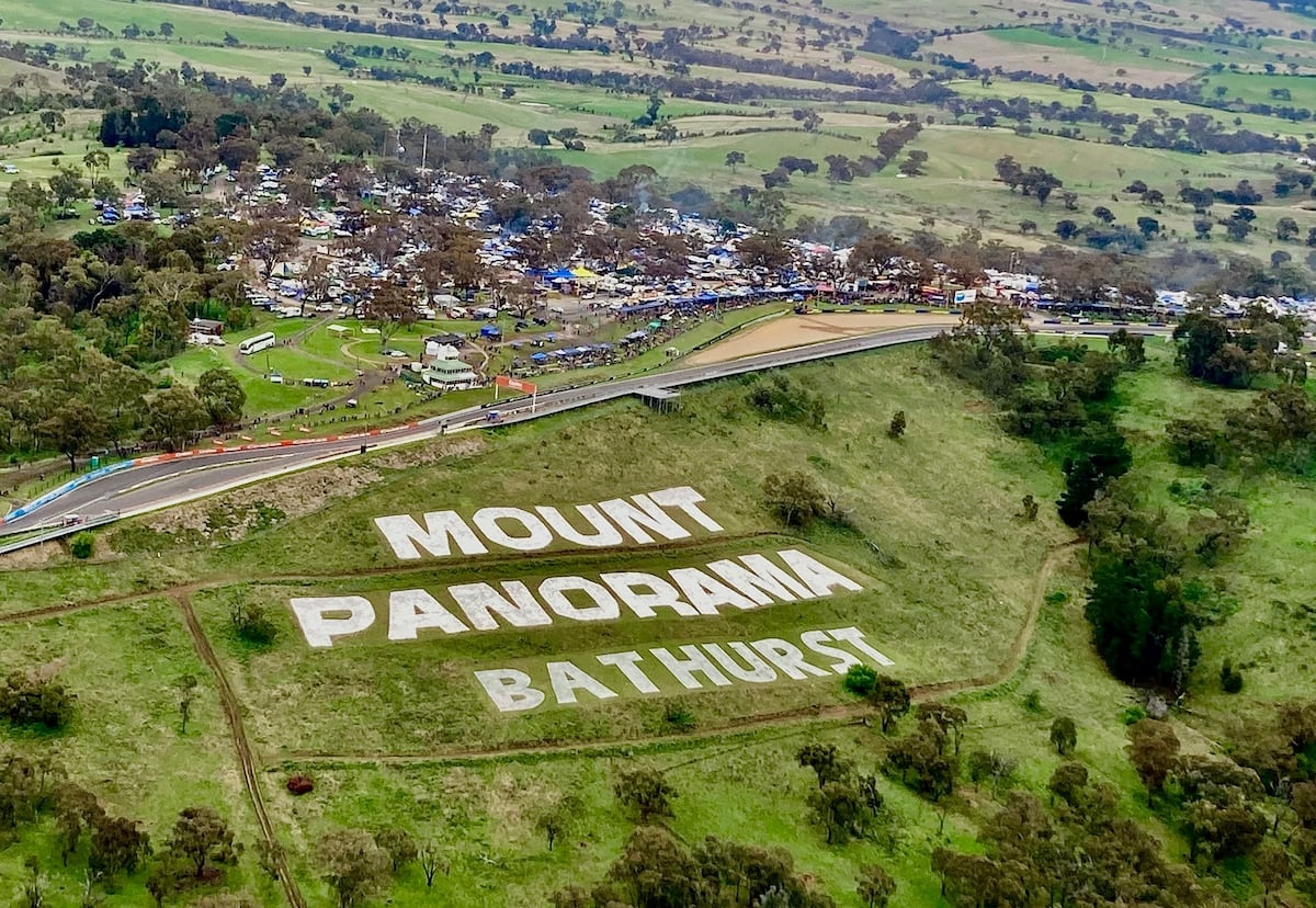Accidente en Bathurst deja a Ralf Aron con fracturas en la espalda