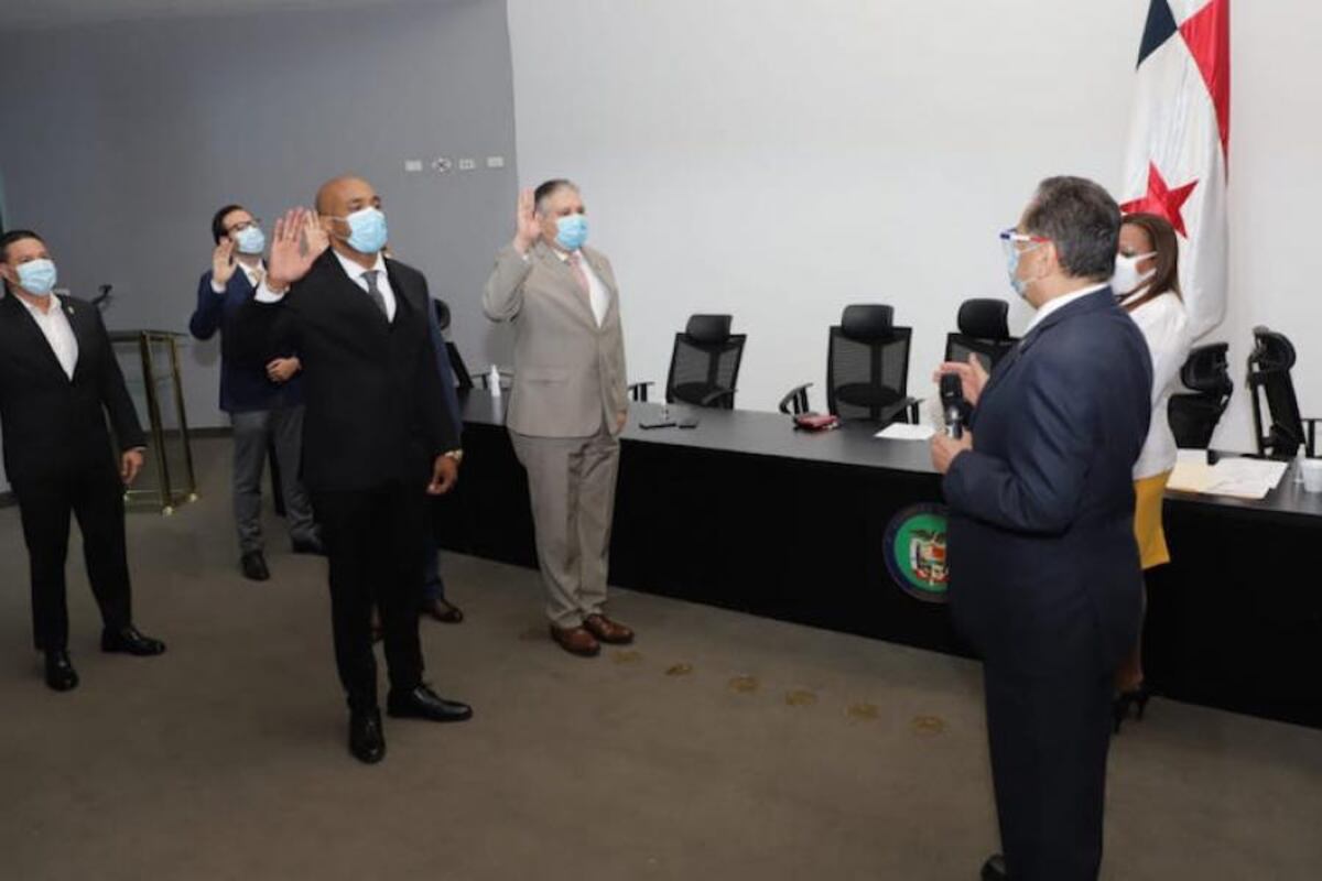 Roberto Ábrego preside una vez más la Comisión de Credenciales de la Asamblea Nacional 