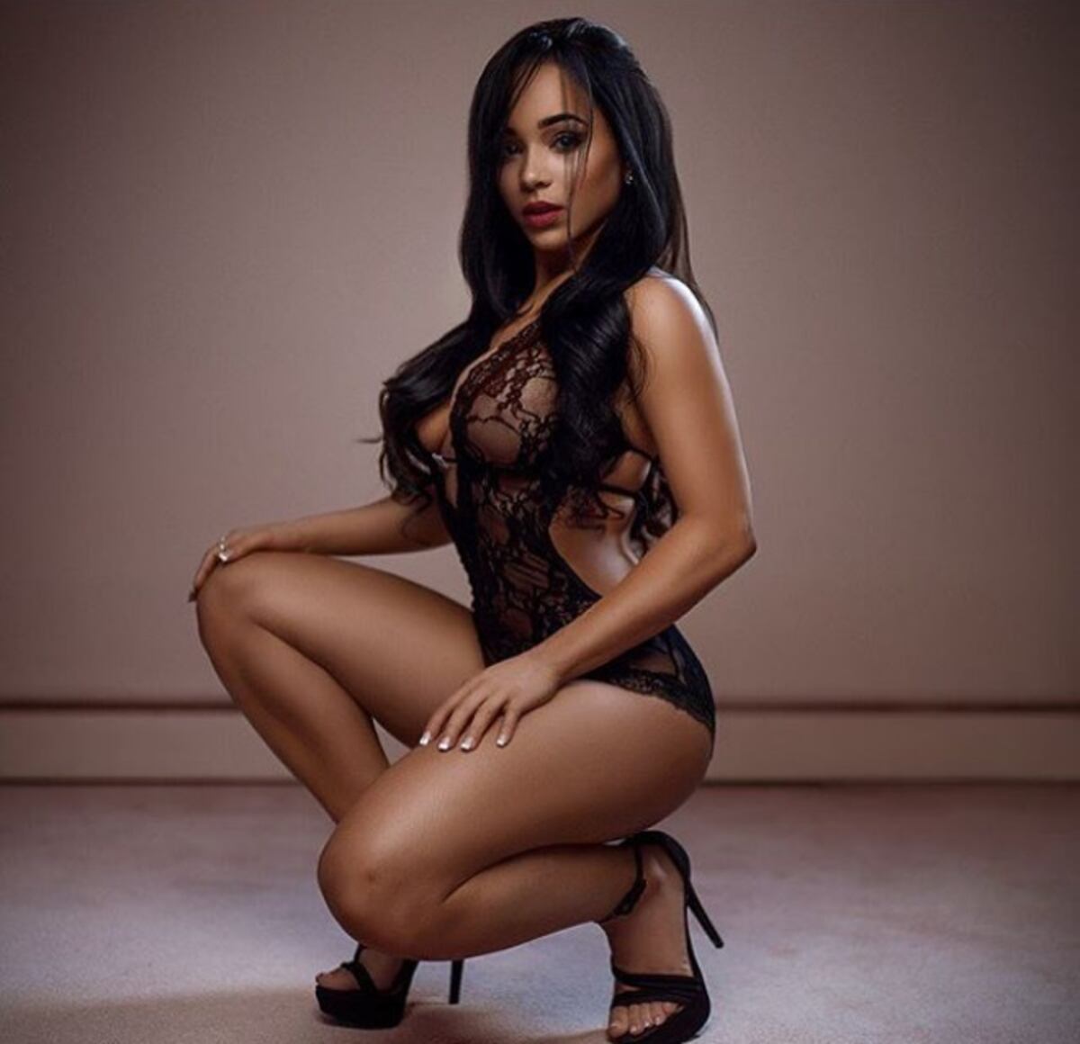 Floyd Mayweather hace alarde de su nueva novia una dominicana stripper