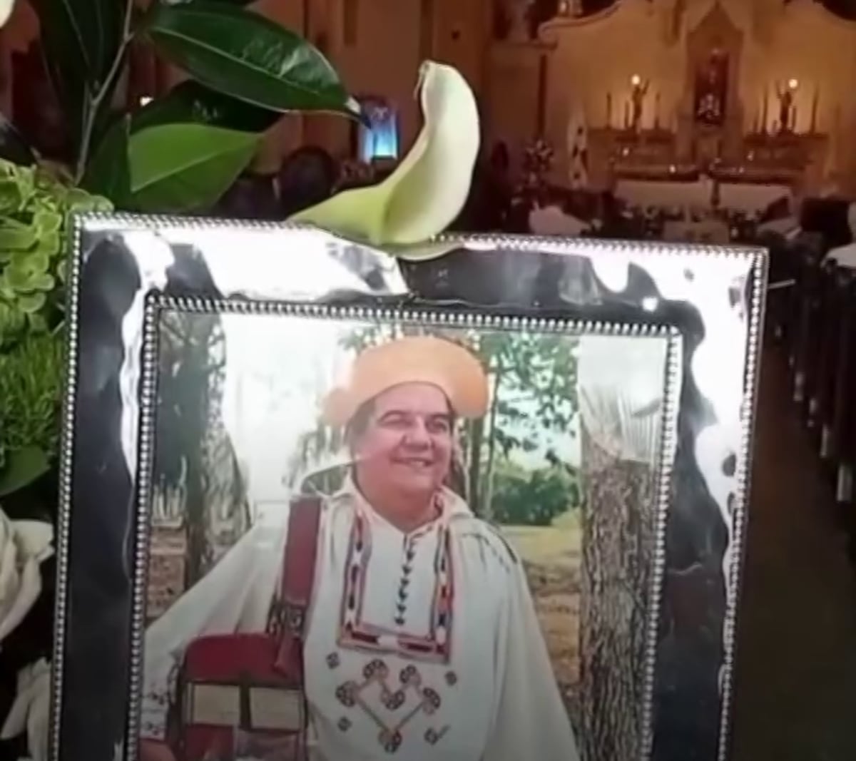 Familiares, amigos y figuras de la música típica despiden a Yin Carrizo en el Santuario Nacional