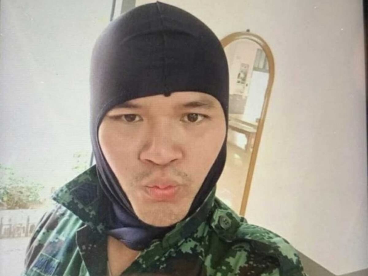 Mamá de tailandés que mató a 20 personas le suplica que se rinda