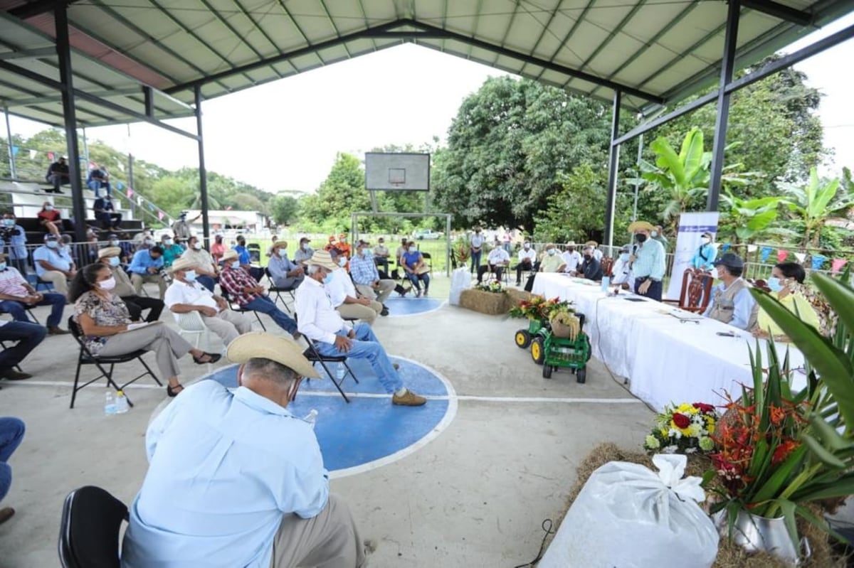 Cortizo advierte a los molineros que no jueguen con los productores arroz