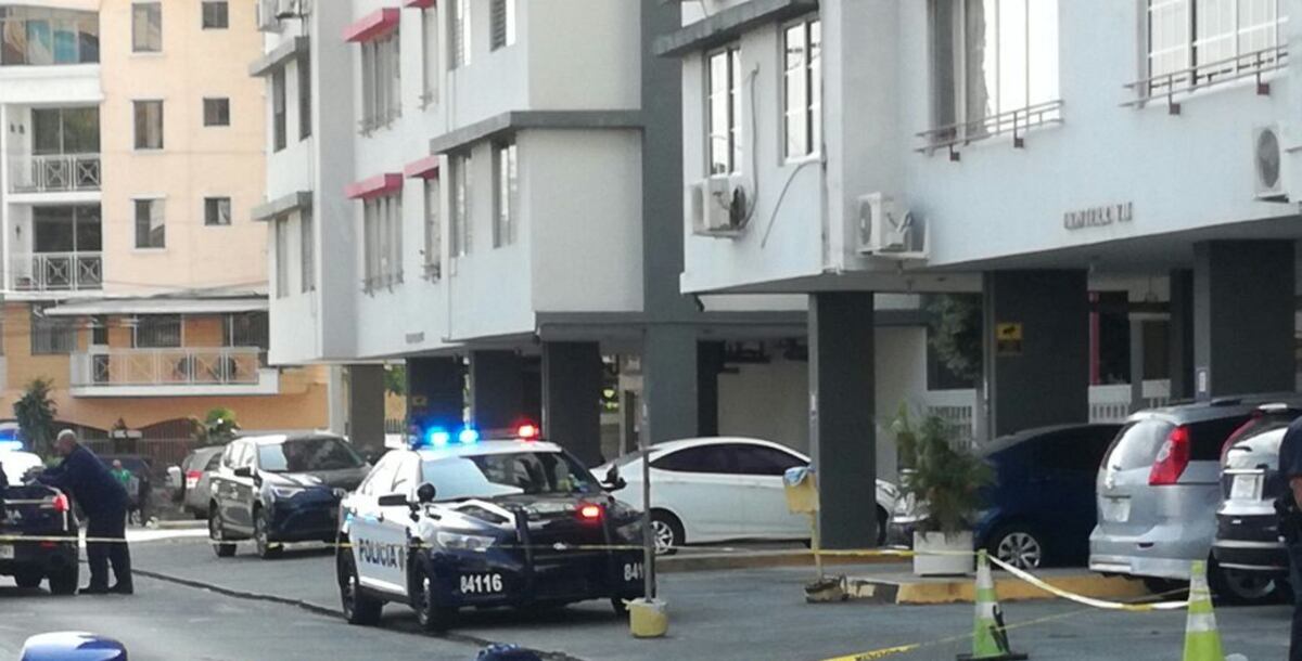 VIDEO| ENCUENTRAN JOVEN MUERTO. Pudo lanzarse de un edificio en Pueblo Nuevo