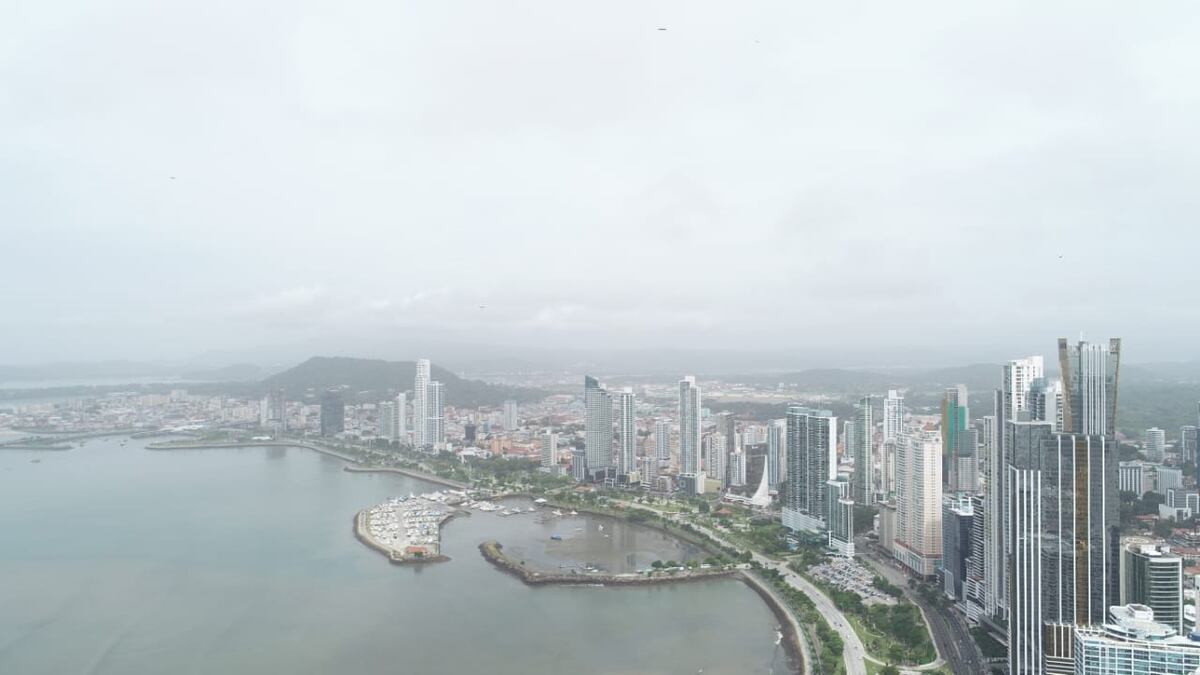 Así amanece Panamá. Llega la nube de polvo del Sahara
