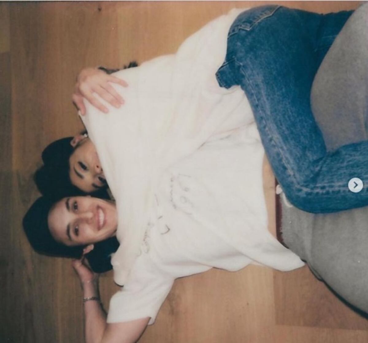 Ariana Grande se compromete con su novio con quien lleva casi un año de relación